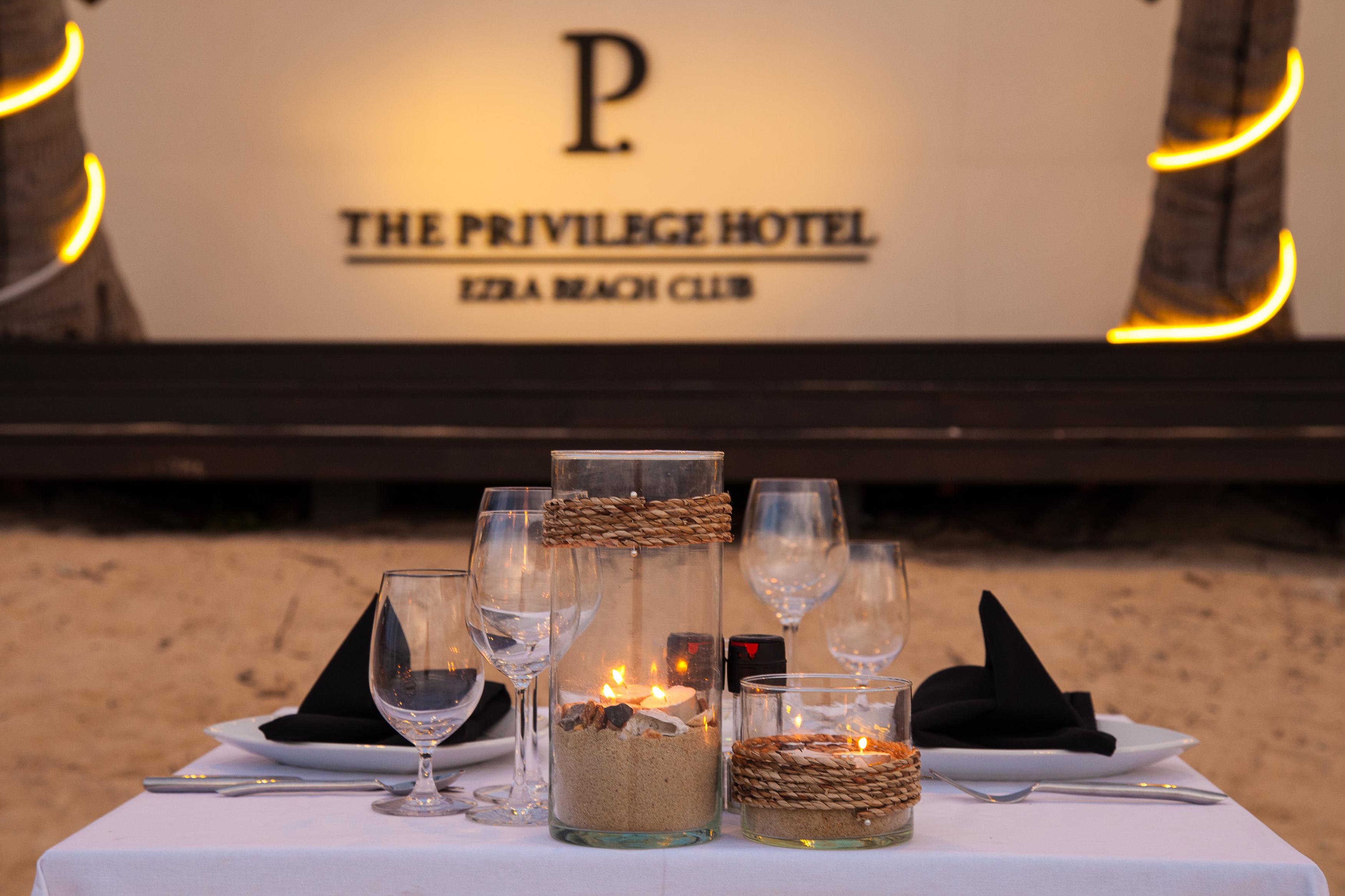 The Privilege Hotel Ezra Beach Club Bang Rak Beach  Bagian luar foto