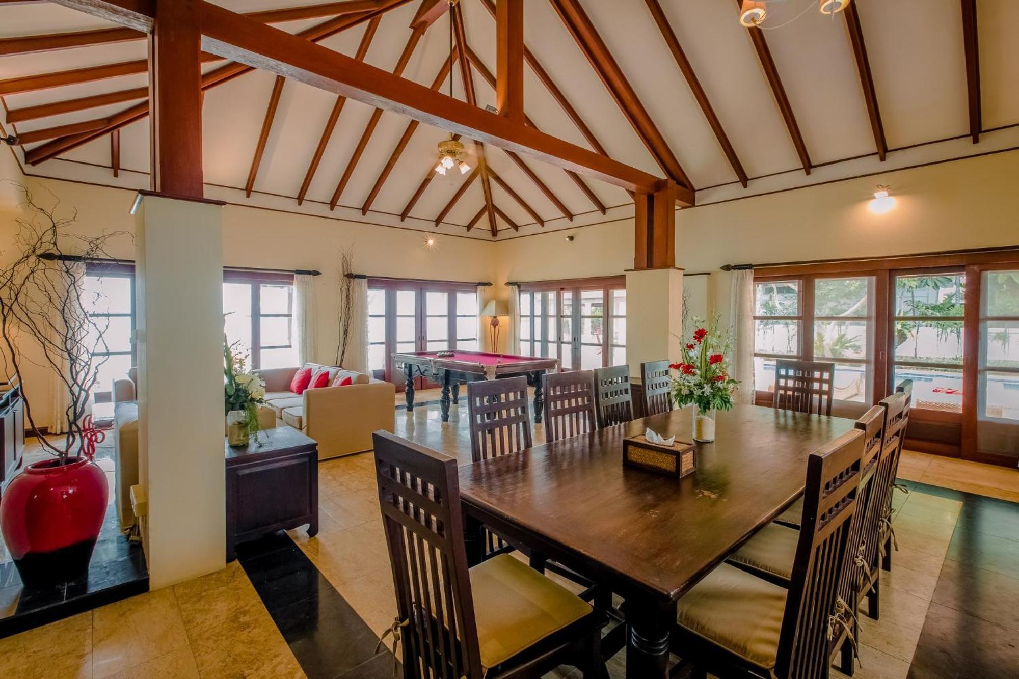 The Privilege Hotel Ezra Beach Club Bang Rak Beach  Bagian luar foto