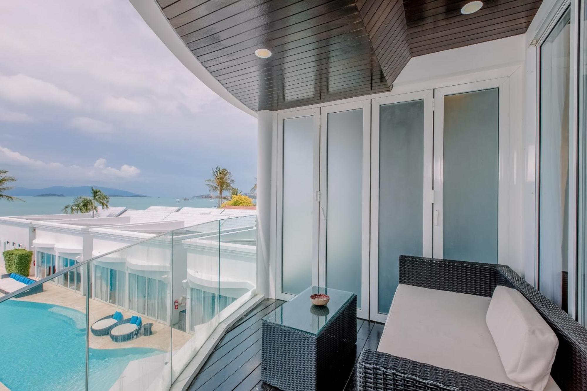 The Privilege Hotel Ezra Beach Club Bang Rak Beach  Bagian luar foto
