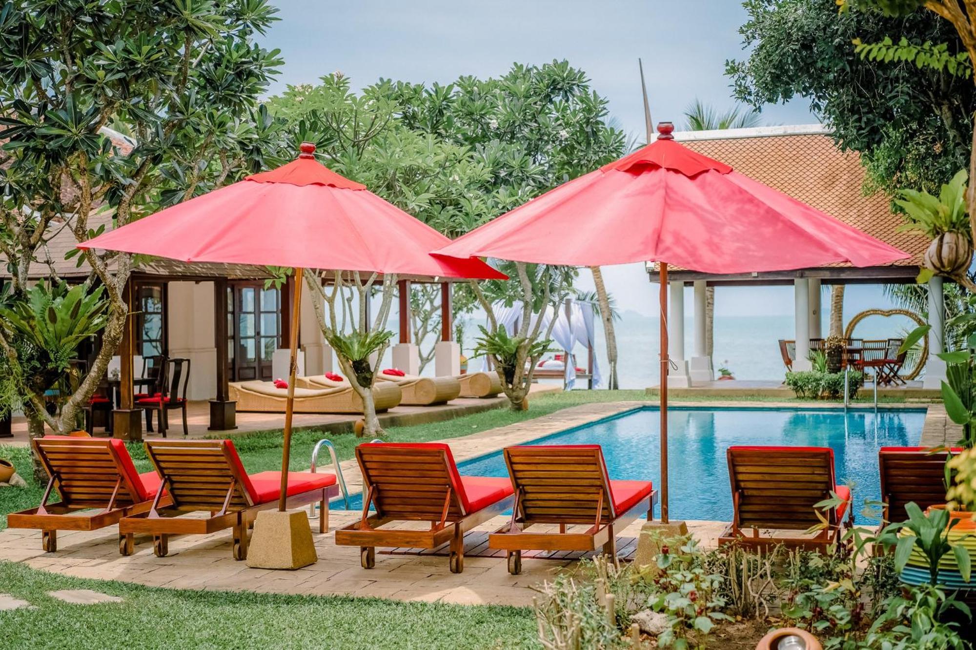 The Privilege Hotel Ezra Beach Club Bang Rak Beach  Bagian luar foto