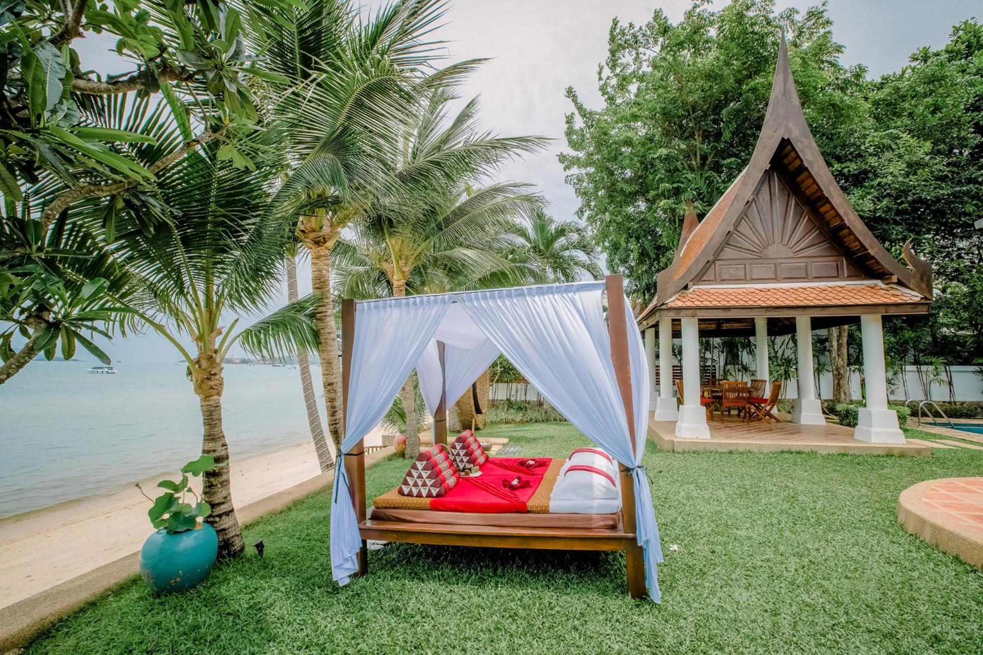 The Privilege Hotel Ezra Beach Club Bang Rak Beach  Bagian luar foto